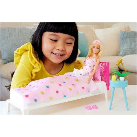 Barbie'nin Yatak Odası Oyun Seti Hpt55